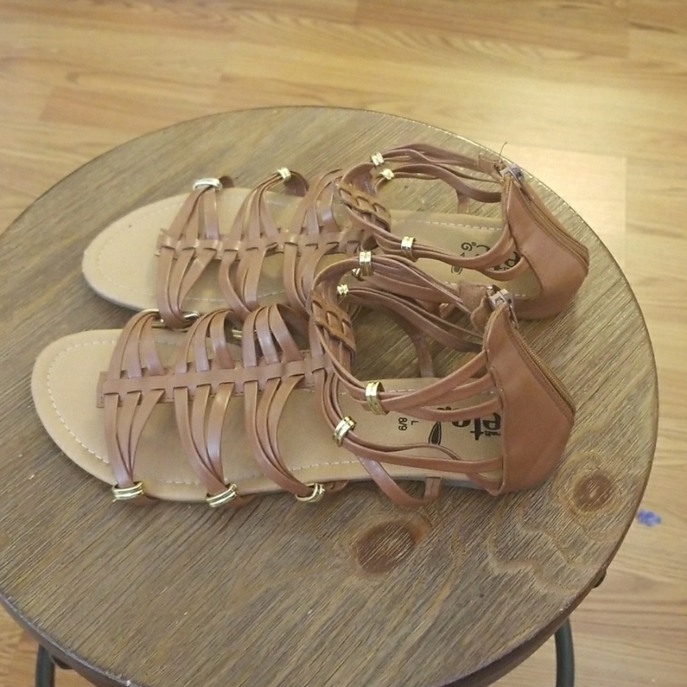 Sandals - Picture 4 of 4